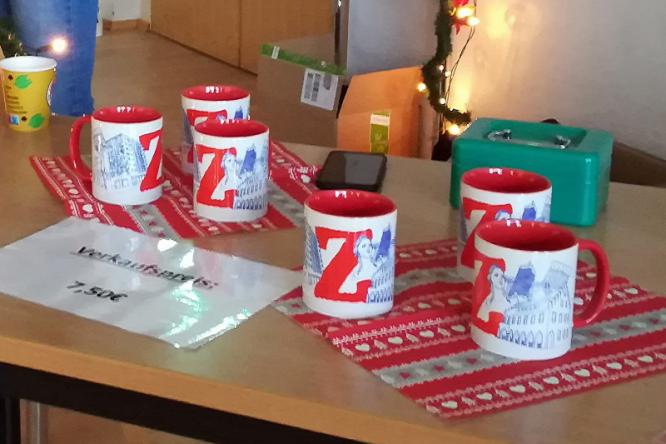 2024_11_28_weihnachtsmarkttassen_2024_mit_fu_llung.jpg